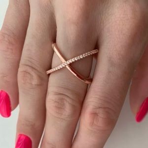 ✨✨Rose Gold X Ring✨✨